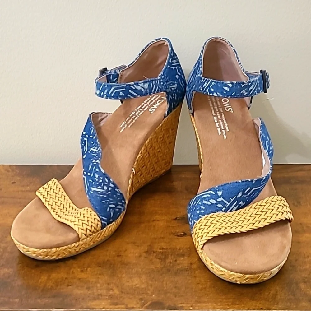 Toms blue canvas & rattan wedges size 7.5